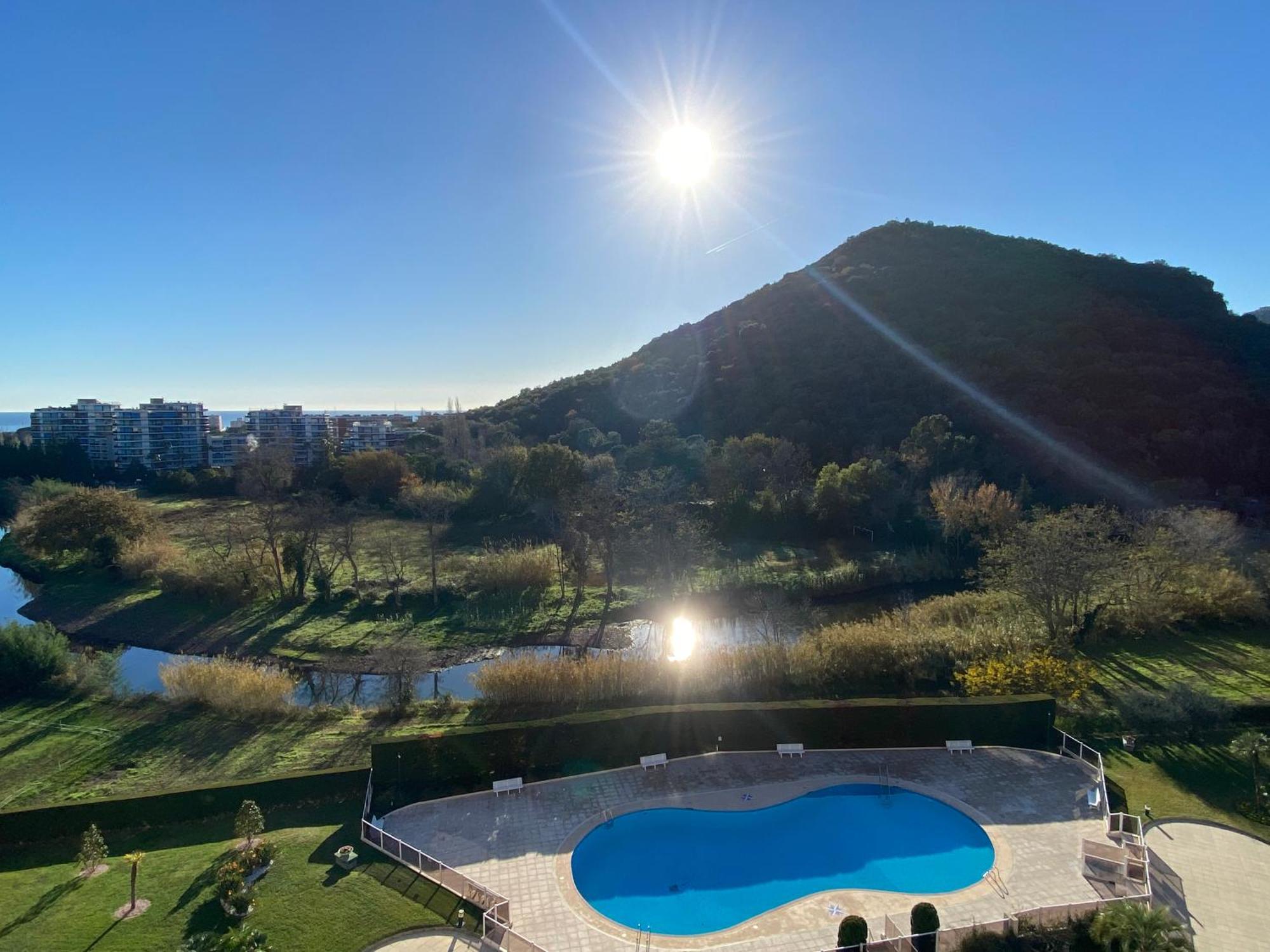 Appartement Luxe Vue Mer Et Collines Avec Piscine Mandelieu Extérieur photo
